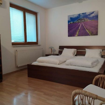Kate & Jenny - Two-Level Apartment In The Old Town Bratislava Exterior photo